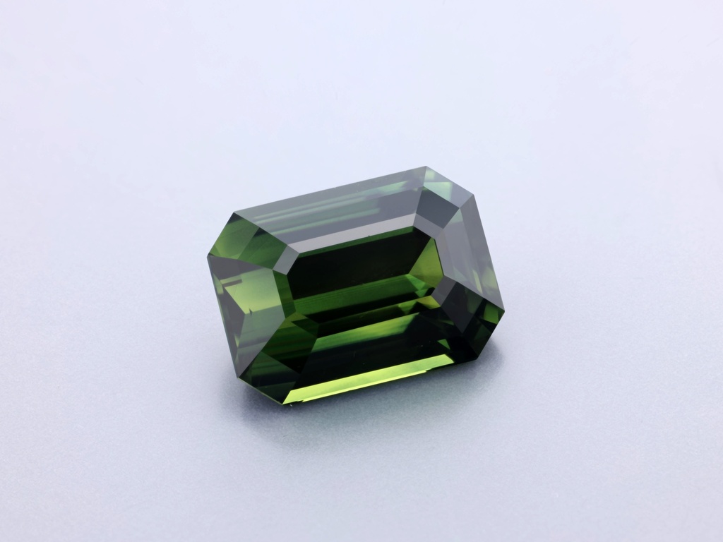 [SMOS1108X1] Sapphire 10.96 x 7.94 x 5.70mm Emerald Cut Green