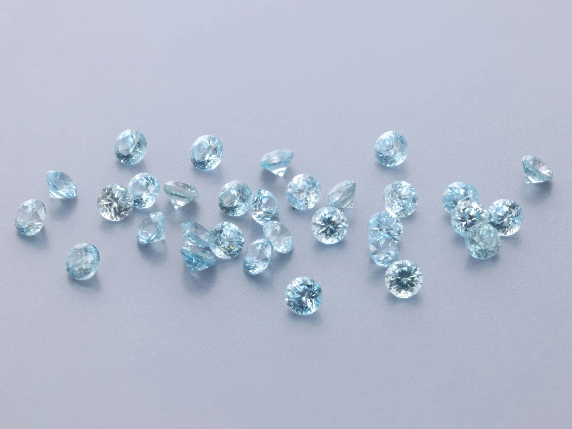 [WZRB0250S] Zircon 2.50mm Round Blue Diamond Cut