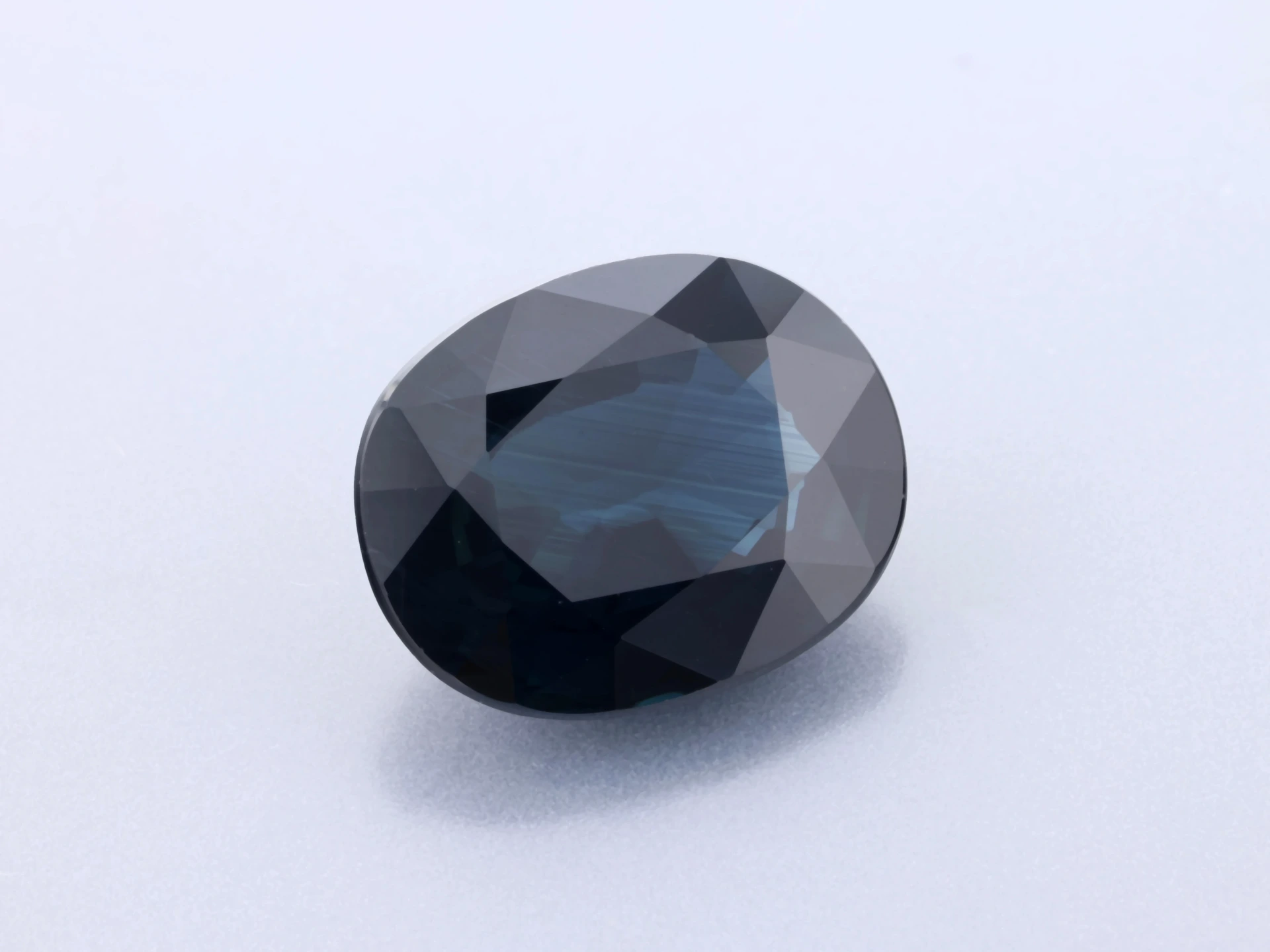 [SAVB0907X20] Australian Sapphire 8.9x7.1mm Oval Dark Blue