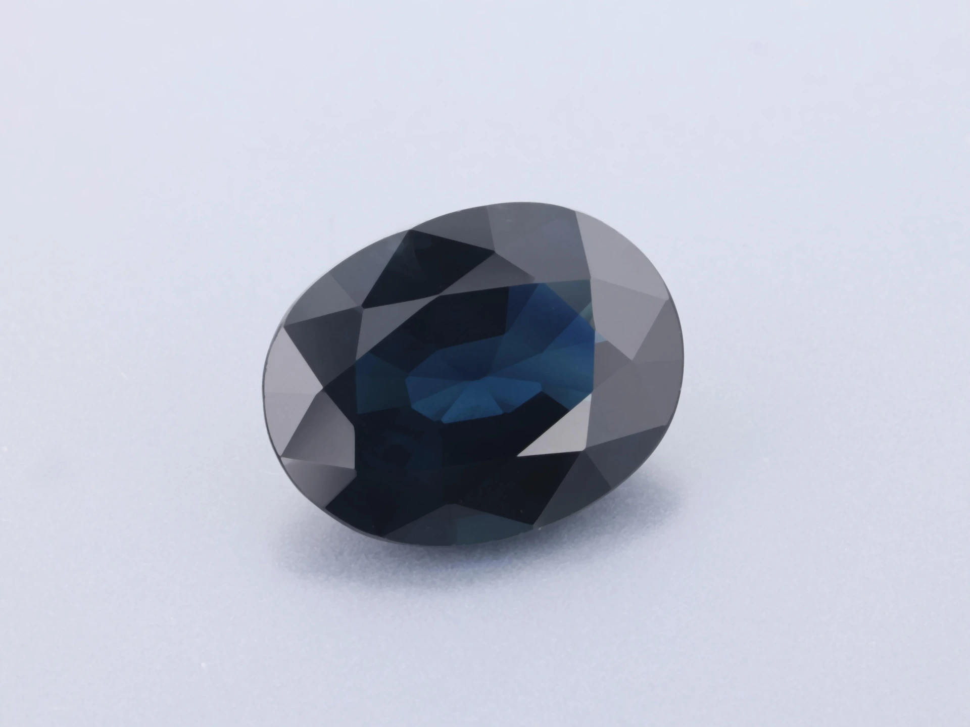 [SAVB0907X21] Australian Sapphire 8.7x6.8mm Oval Dark Blue