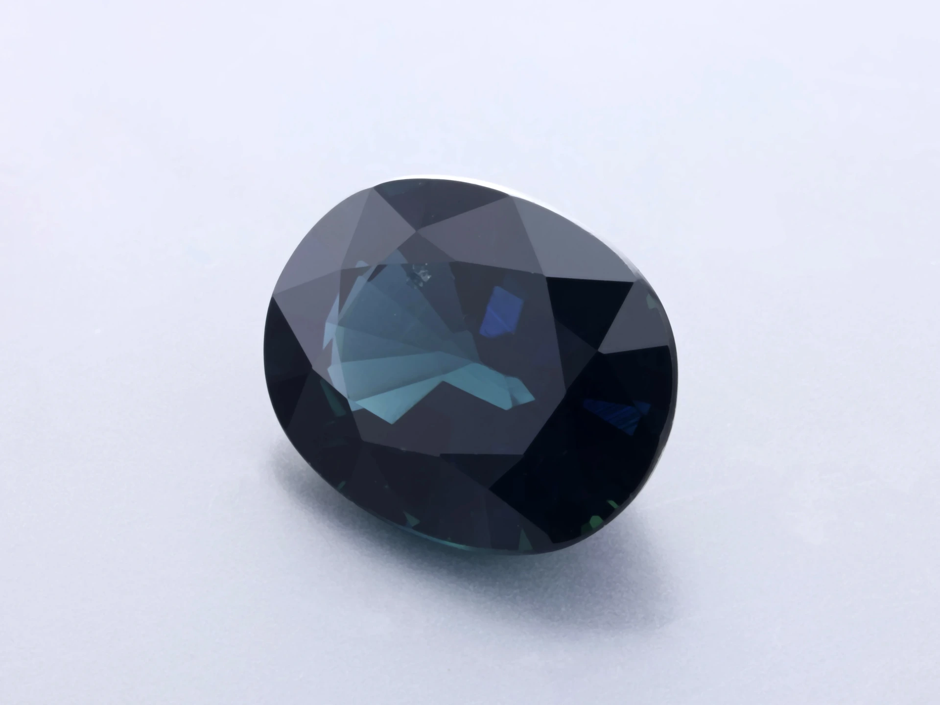 [SAVB0907X25] Australian Sapphire 9x7.1mm Oval Dark Blue