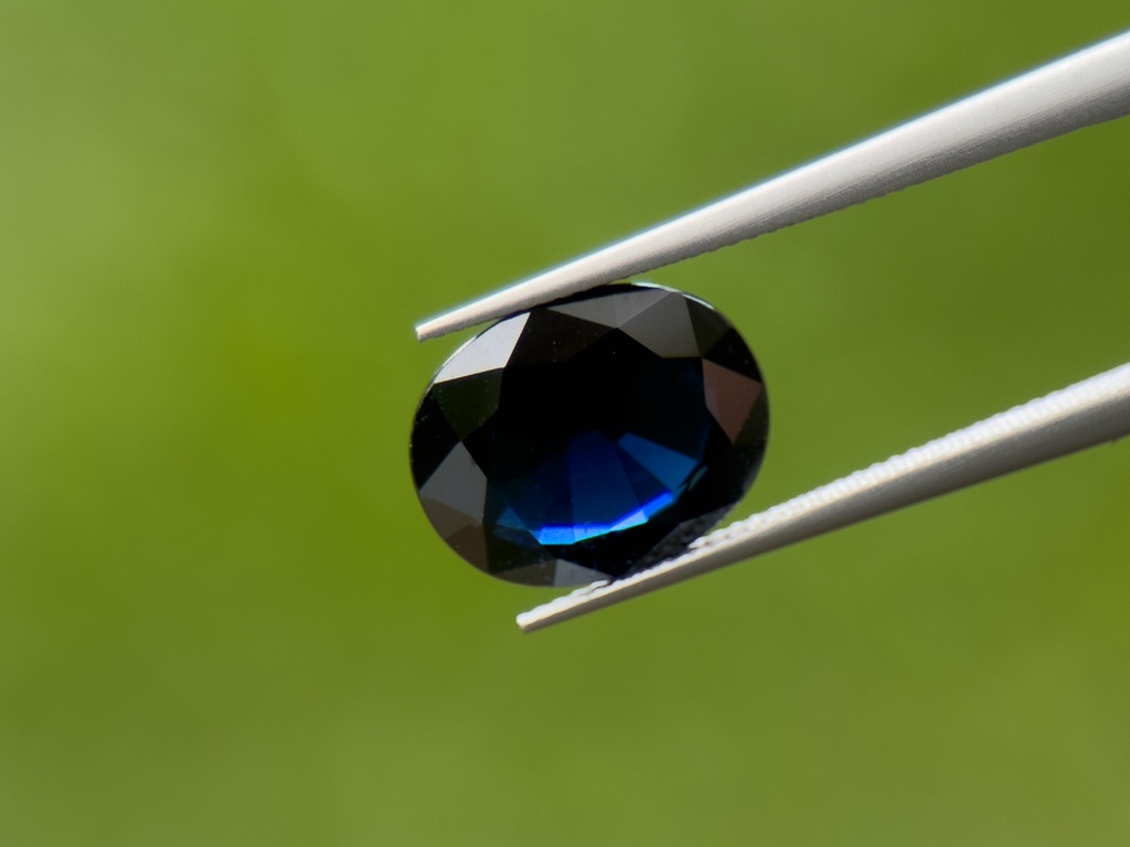 [SAVB0907X26] Australian Sapphire 8.98x6.97mm Oval Dark Blue