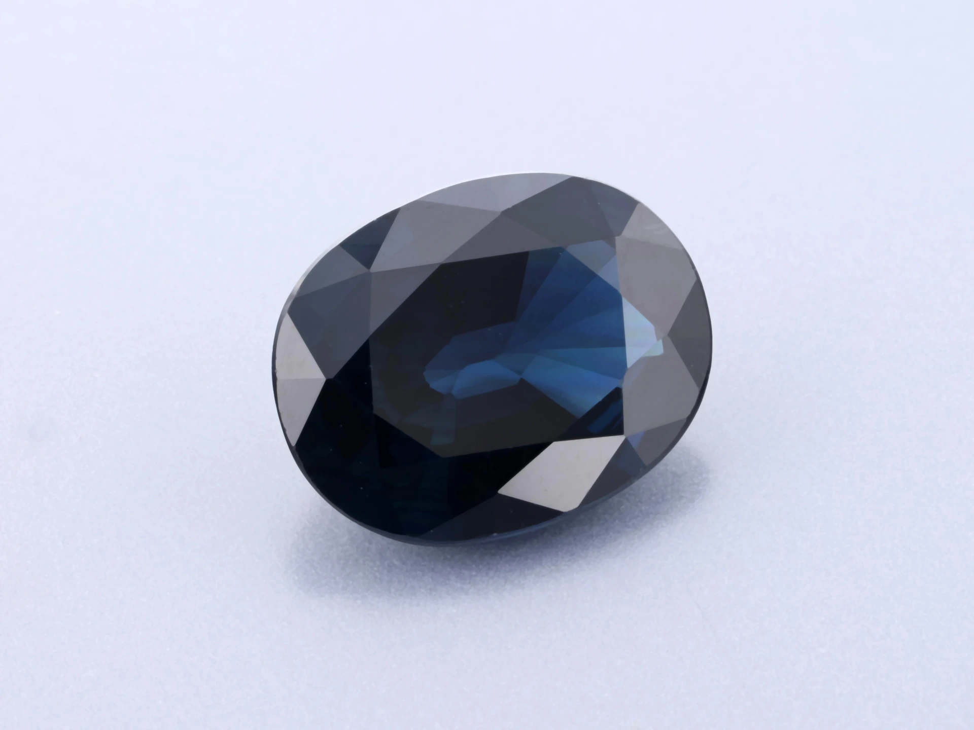 [SAVB0907X27] Australian Sapphire 8.95x7mm Oval Dark Blue