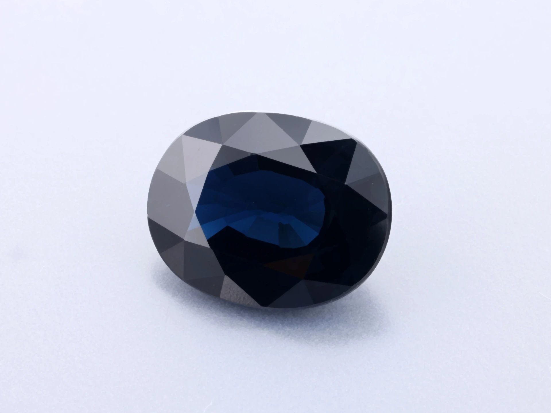 [SAVB0907X28] Australian Sapphire 8.8x6.9mm Oval Dark Blue