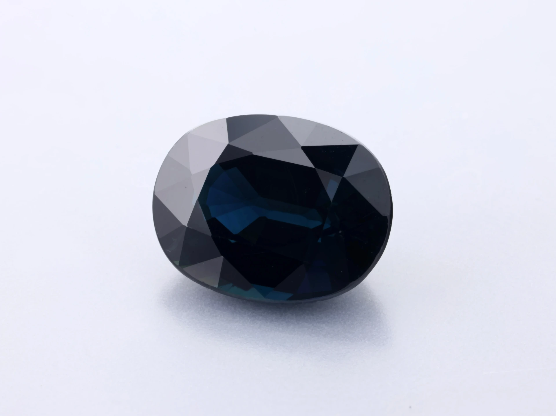 [SAVB0907X32] Australian Sapphire 9x7mm Oval Dark Blue