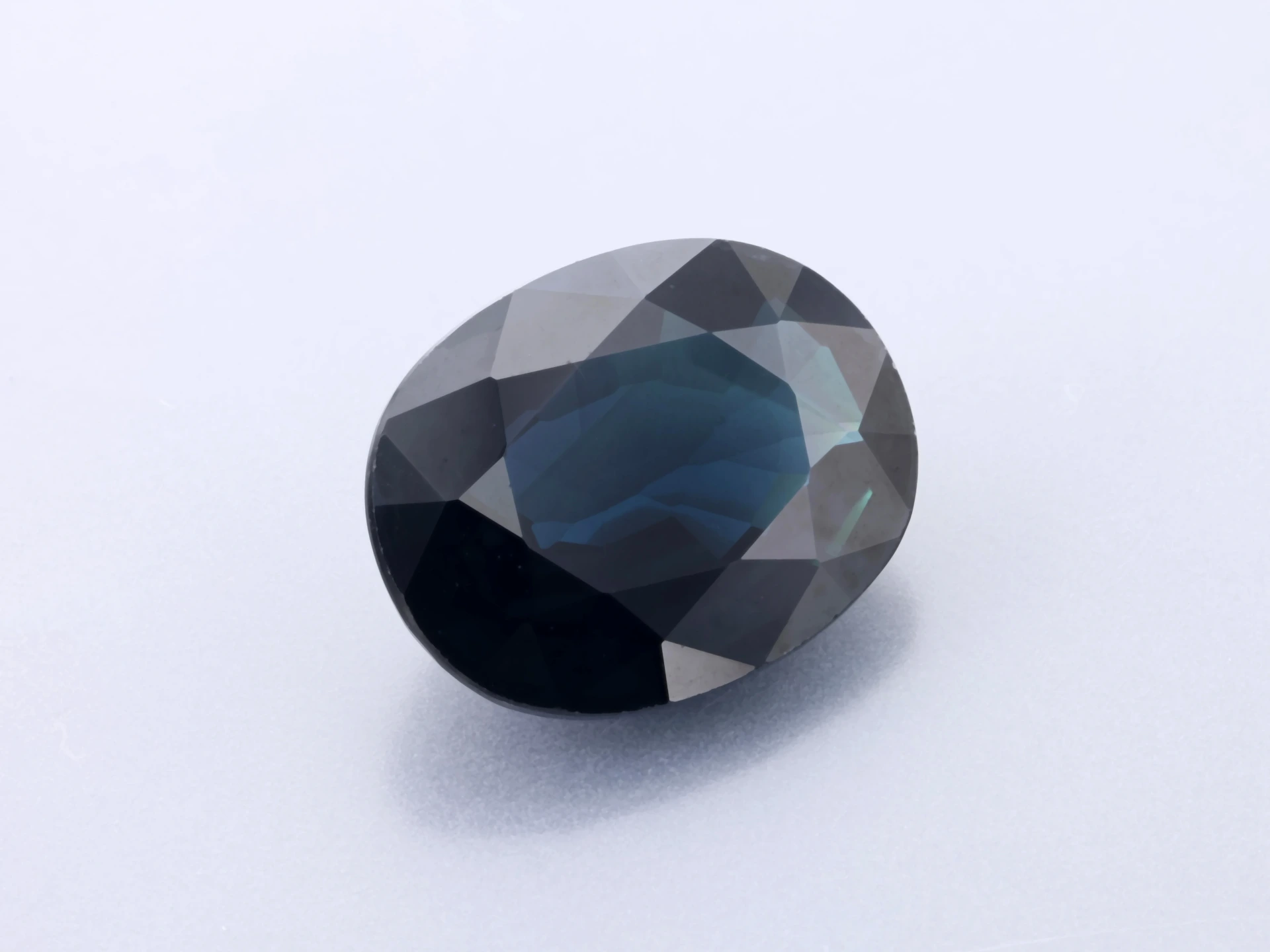 [SAVB0907X34] Australian Sapphire 9.1x7.1mm Oval Dark Blue