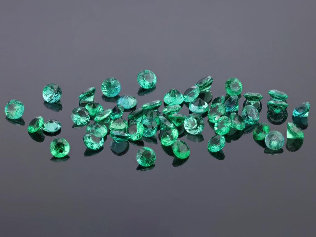 [BERB0200] Emerald 2.00mm Round Diamond Cut