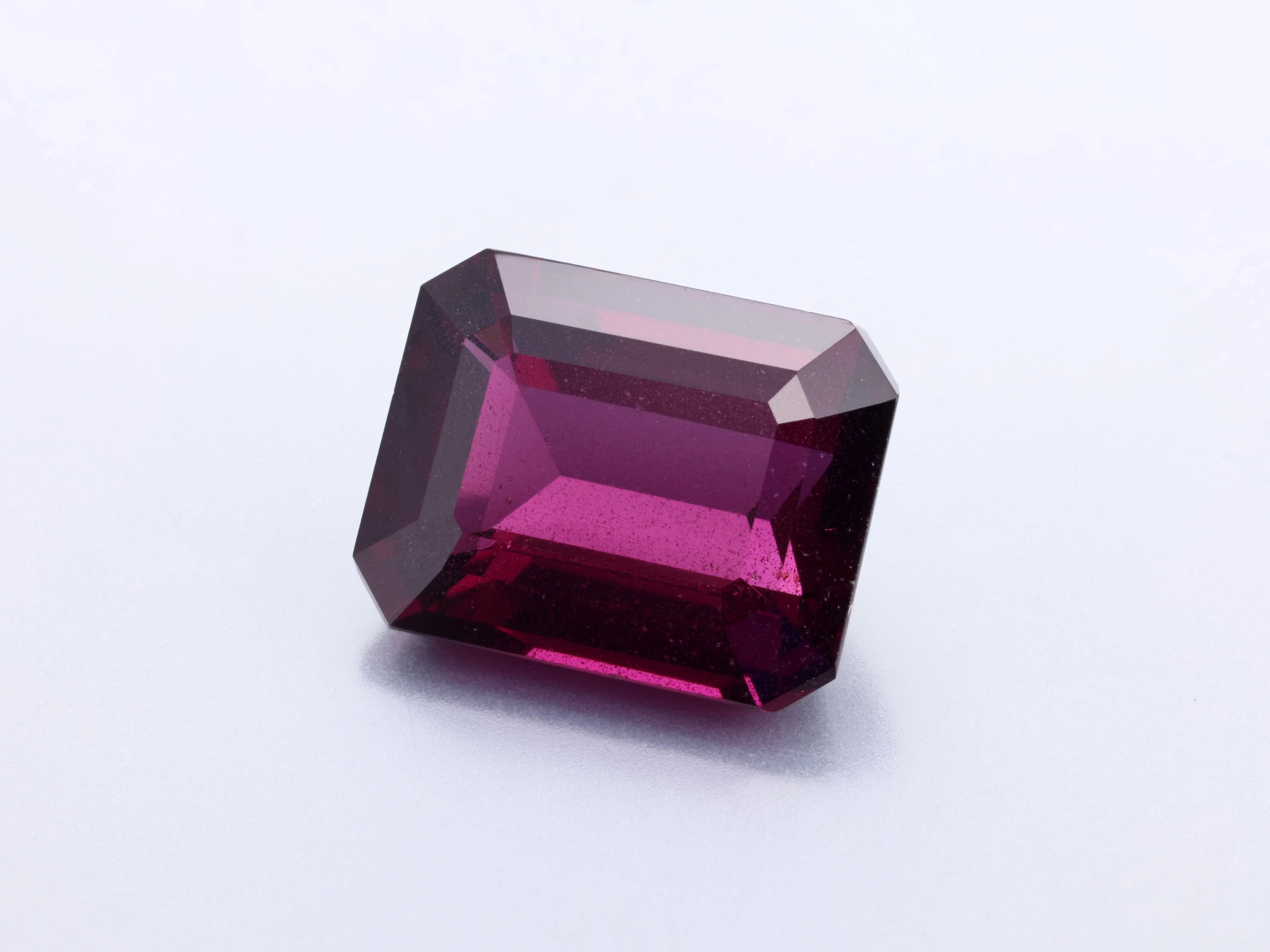 [GROS1209X1] Rhodolite Garnet 12x9.4mm Emerald Cut