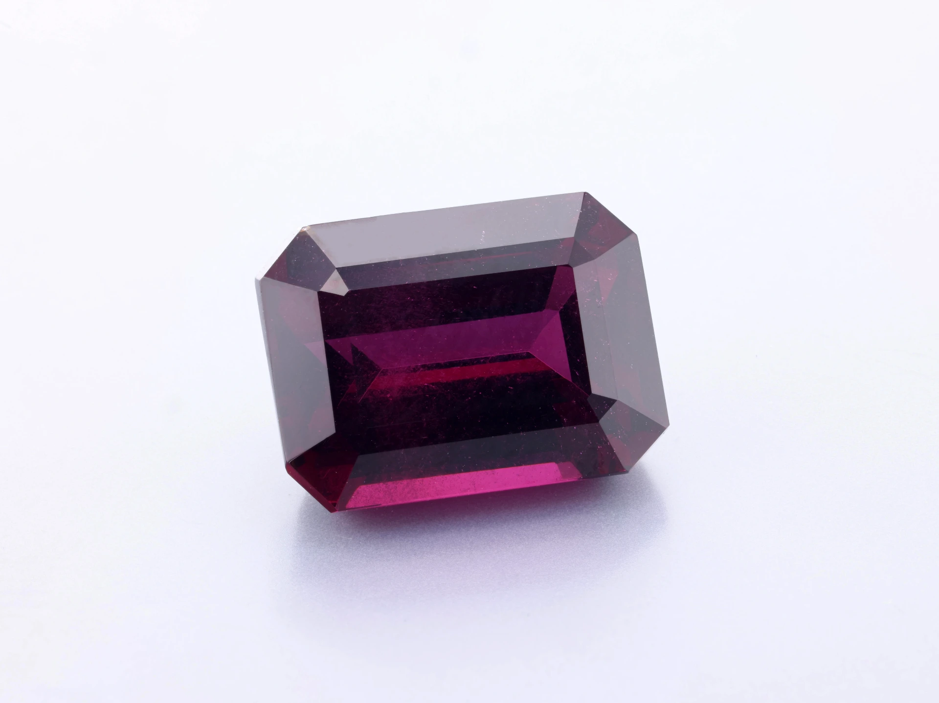 [GROS1510X1] Rhodolite Garnet 15.2x11.30mm Emerald Cut
