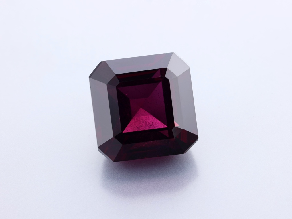 [GROS1100X1] Rhodolite Garnet 11.1x11.05mm Square Emerald Cut