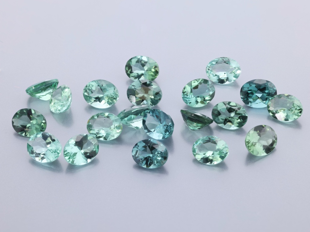[UMVB0504L] Blue Green Tourmaline 5x4mm Oval Light to Mid
