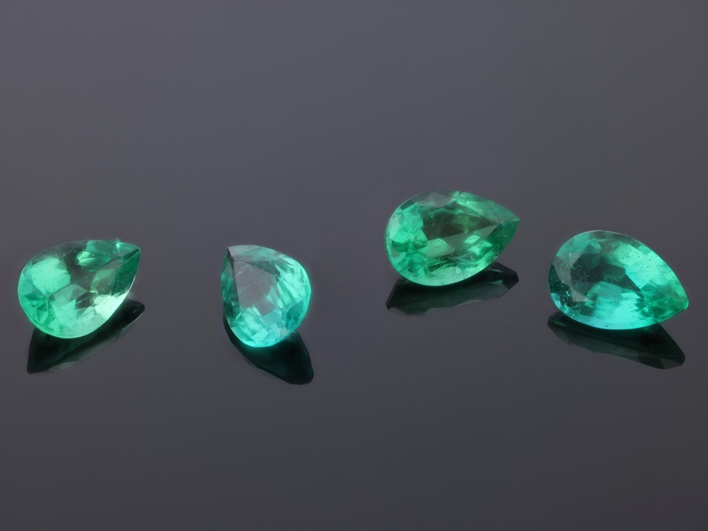 [BEPB0604] Emerald 6x4mm Pear Shape Mid Green