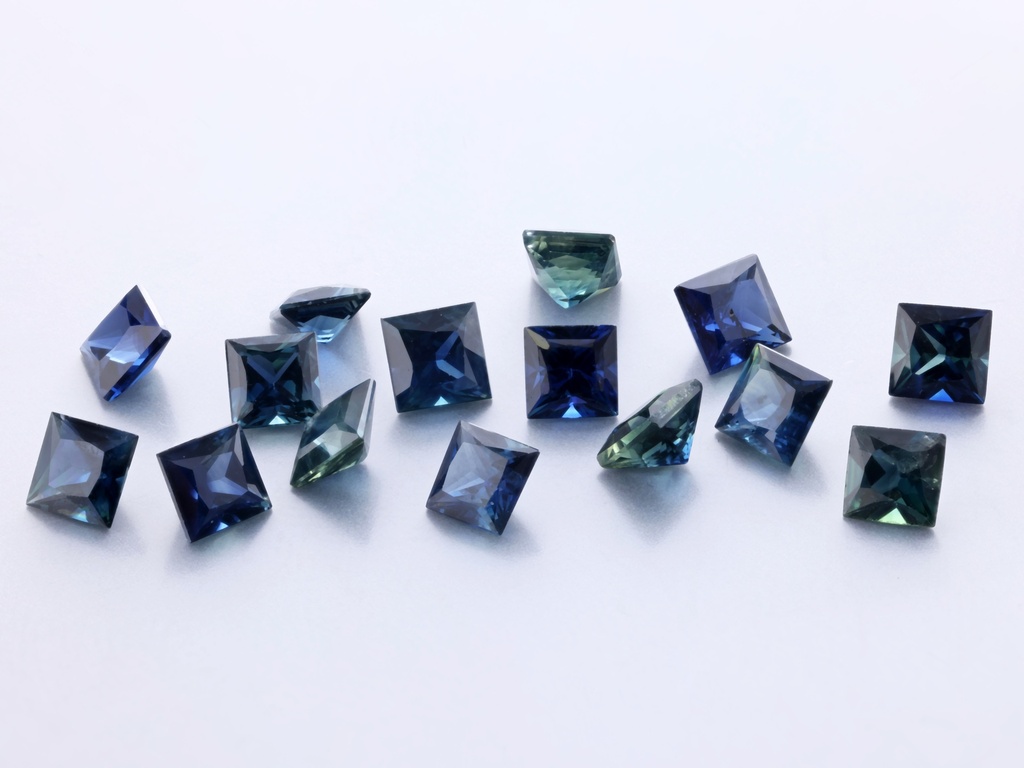 [SAQP0325] Australian Sapphire 3.25mm Princess Cut Mid Blue