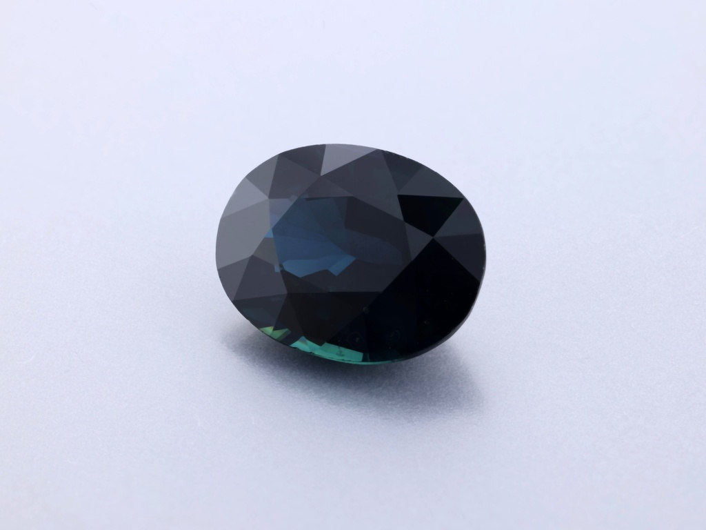 [SAVB0806X13] Australian Sapphire 7.9x6.1mm Oval Dark Blue
