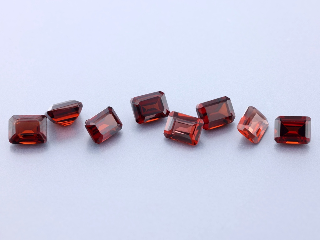 [GAOS0403] Almandine Garnet 4x3mm Emerald Cut