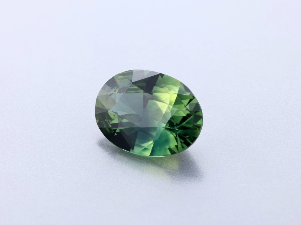 [SMVB0705X28] Parti Sapphire 6.85 x 4.96 x 2.92mm Oval