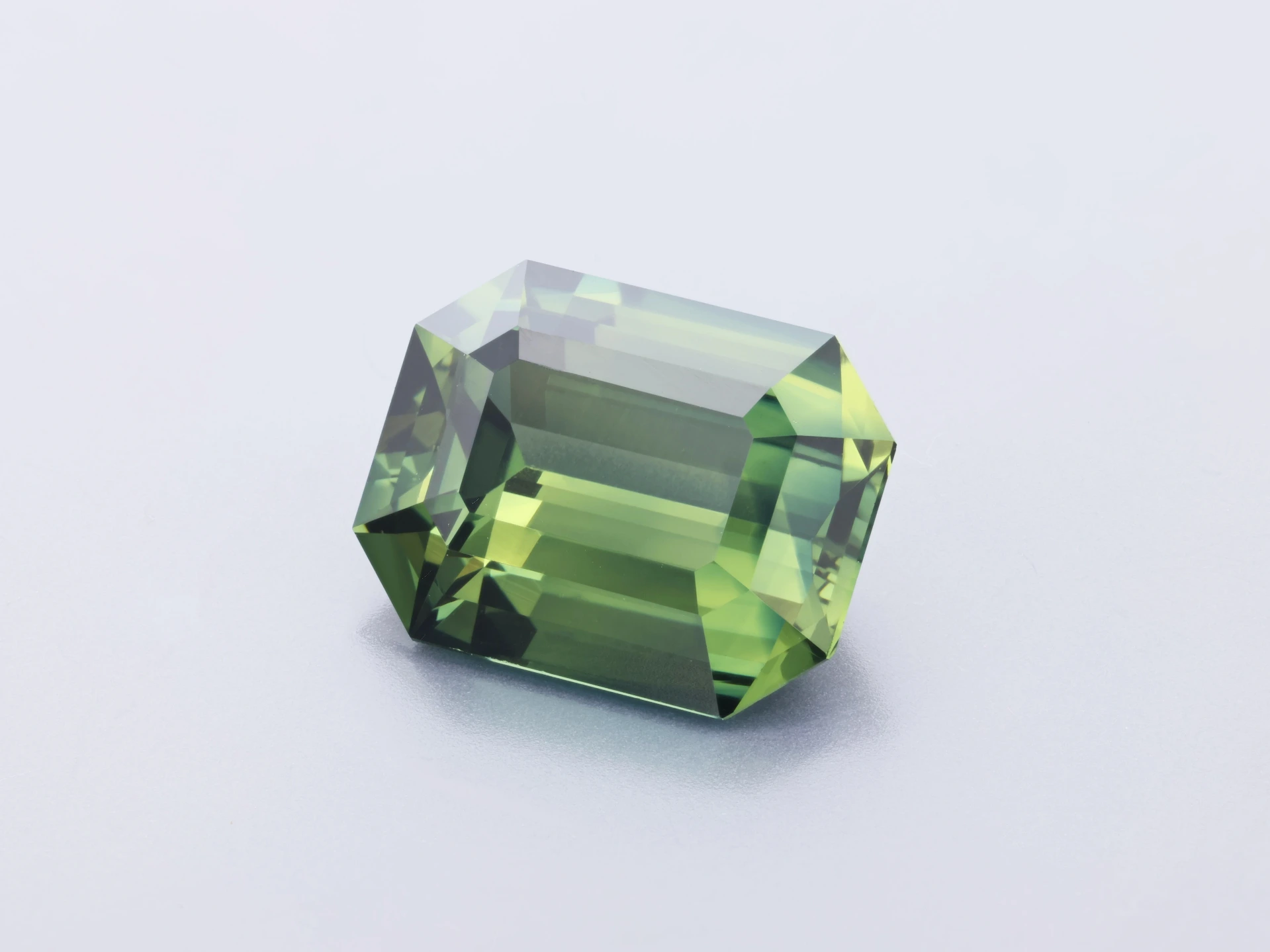 [SGOS0907X1] Green Sapphire 8.81 x 6.88 x 4.18mm Emerald Cut