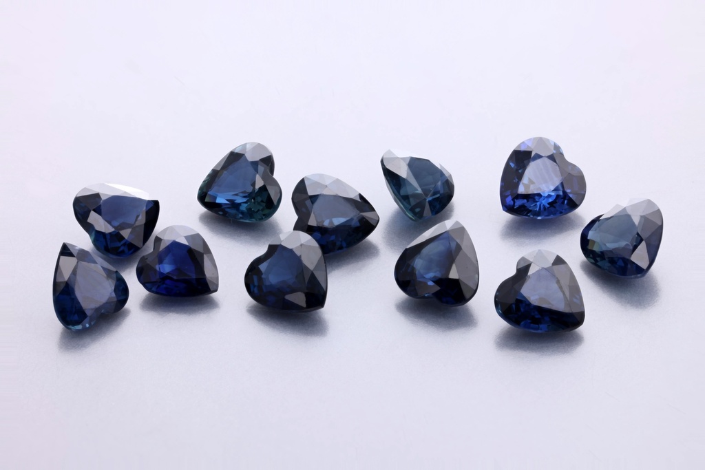 [SAHB0400] Australian Sapphire 4mm Heart Shape Blue