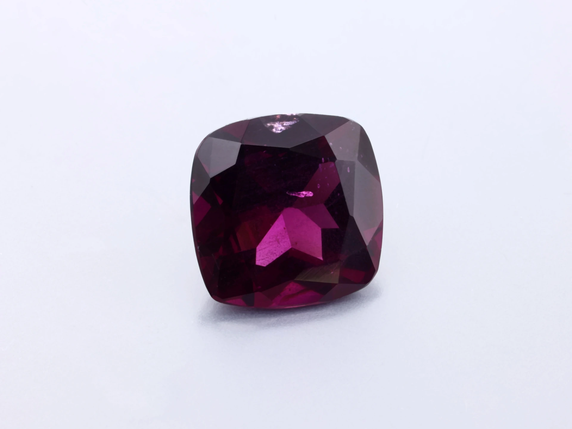 [GRAB0900X6] Rhodolite Garnet 9.00mm Square Cushion