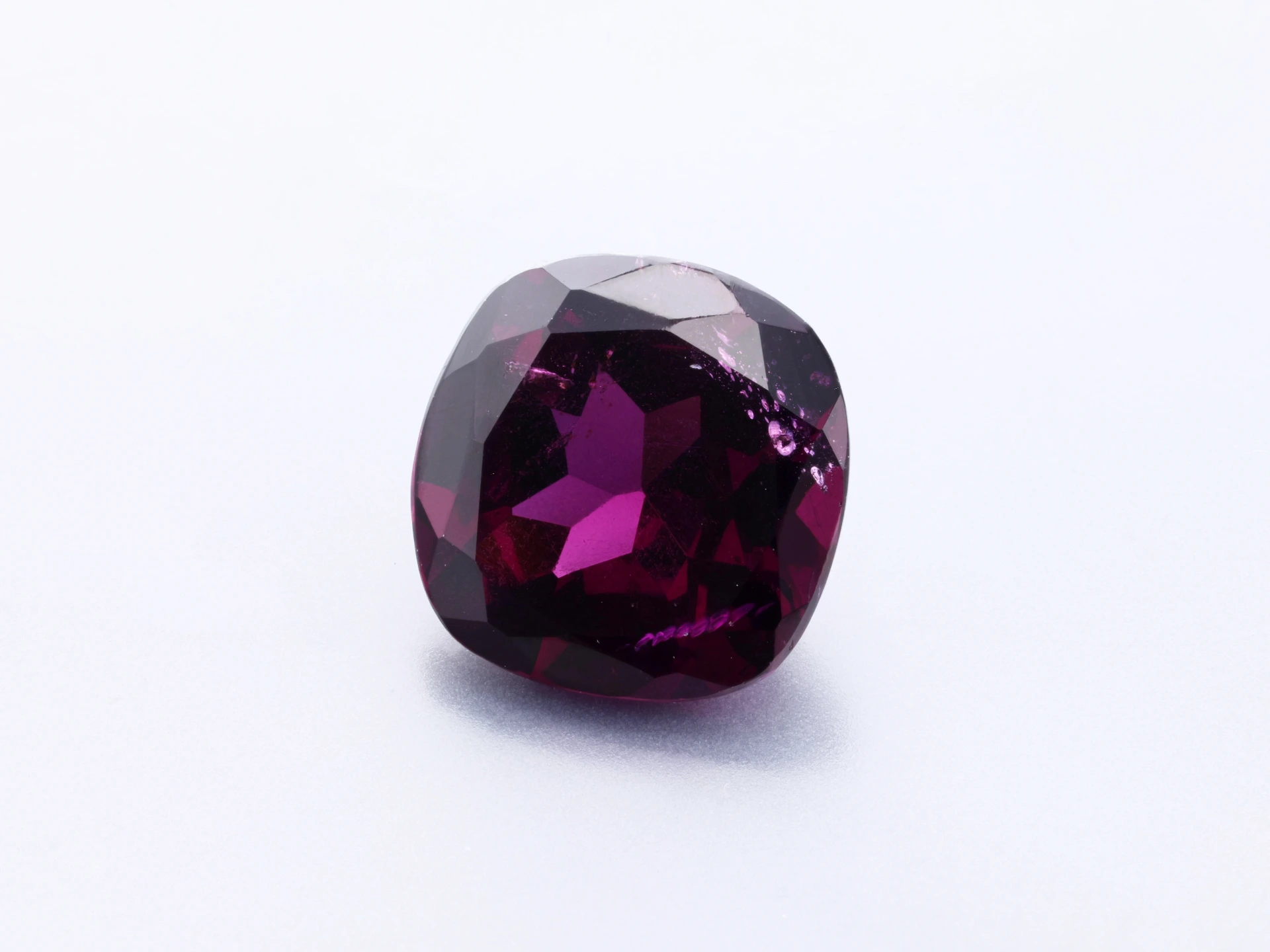 [GRAB0900X7] Rhodolite Garnet 9.00mm Square Cushion
