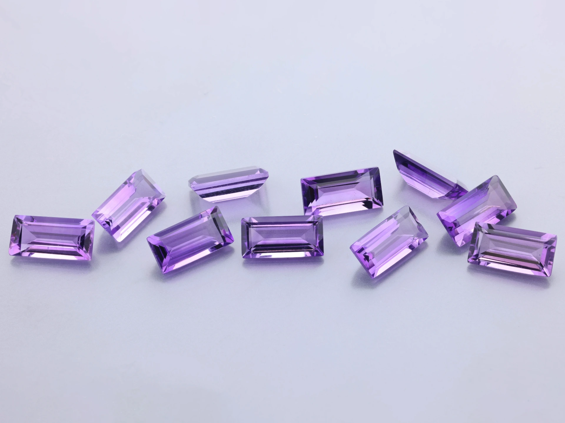 [QABS0703D] Amethyst 7x3.5mm Baguette Dark