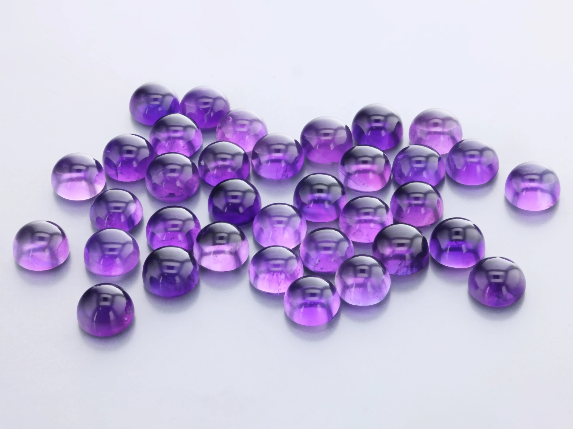 [QARC0500D] Amethyst 5.00mm Round Cabochon Dark