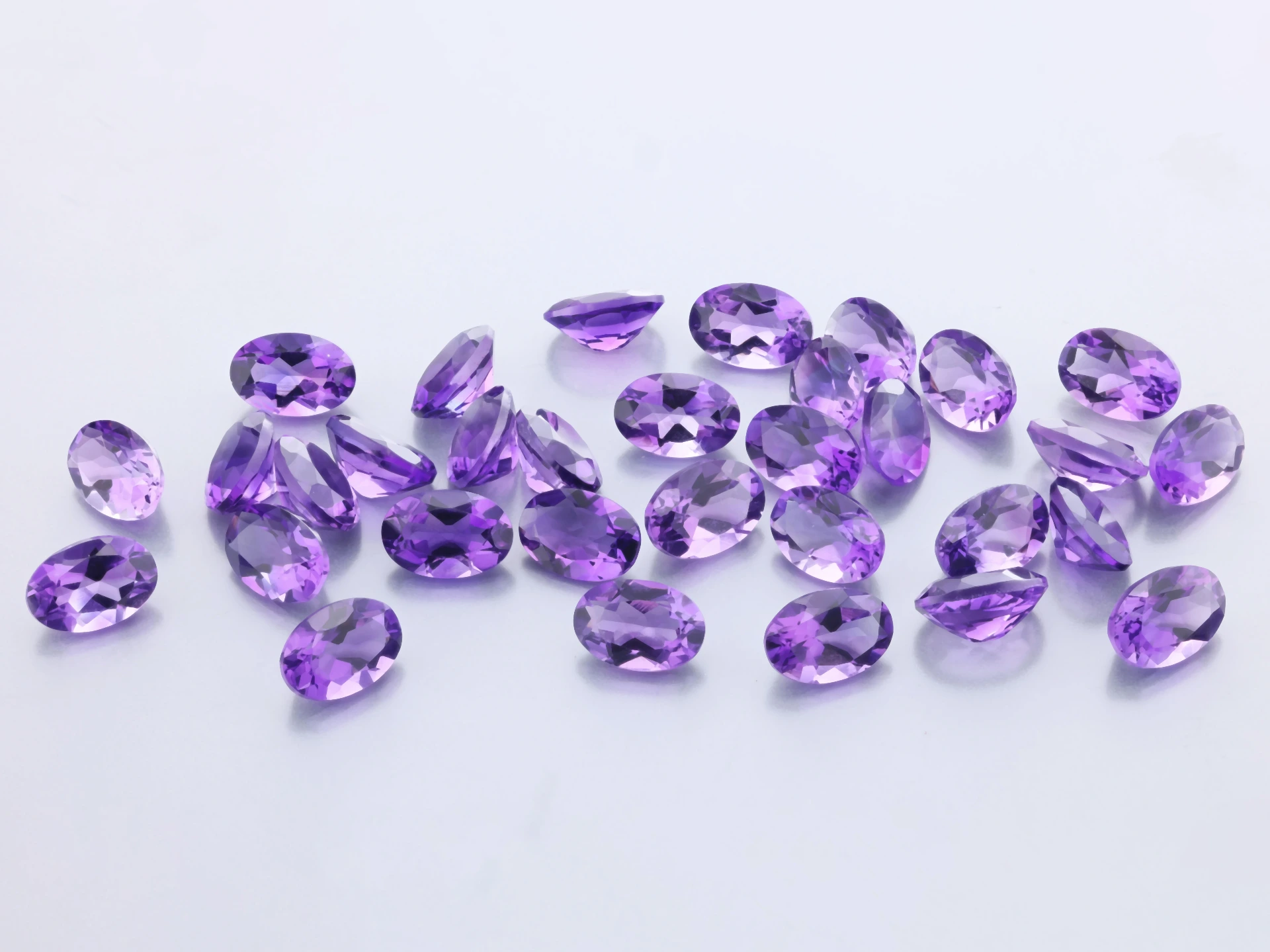 [QAVB0604D] Amethyst 6x4mm Oval Dark