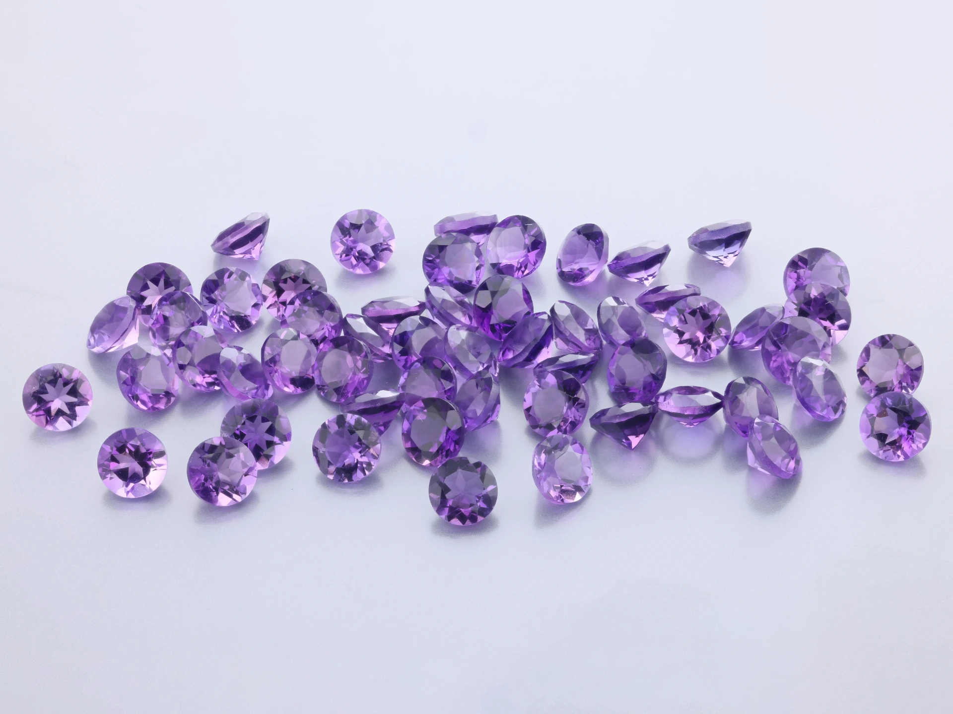 [QARB0450D] Amethyst 4.50mm Round Dark