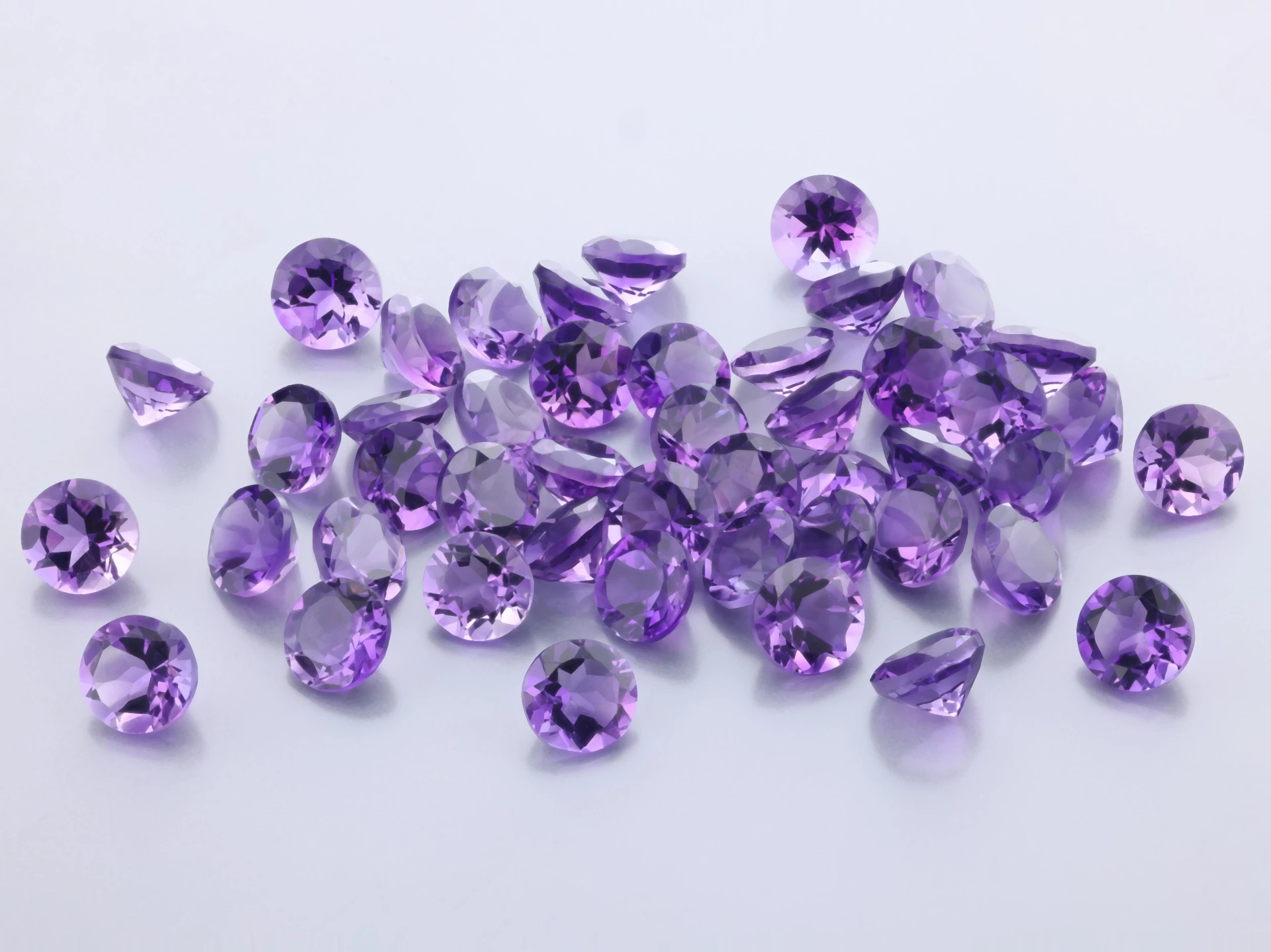 [QARB0500D] Amethyst 5.00mm Round Dark