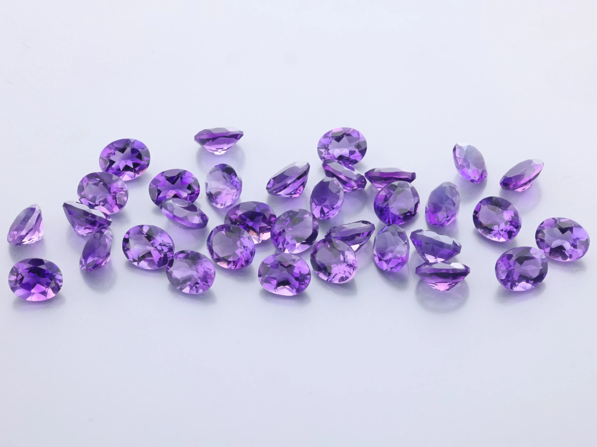 [QAVB0504D] Amethyst 5x4mm Oval Dark
