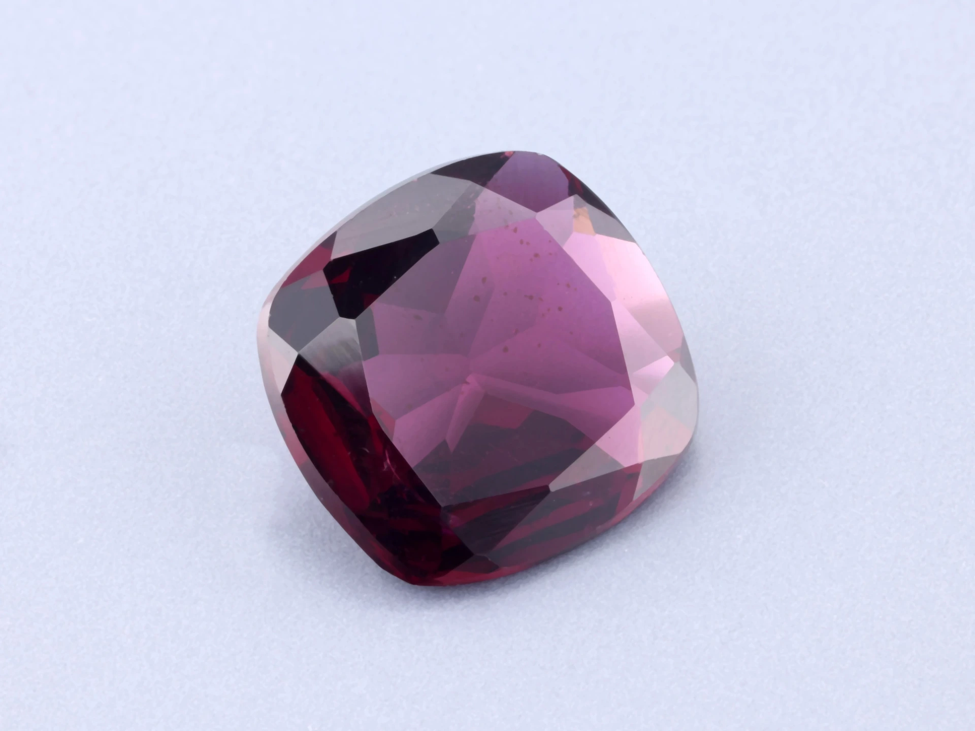 [GRAB0900X13] Rhodolite Garnet 9.00mm Square Cushion