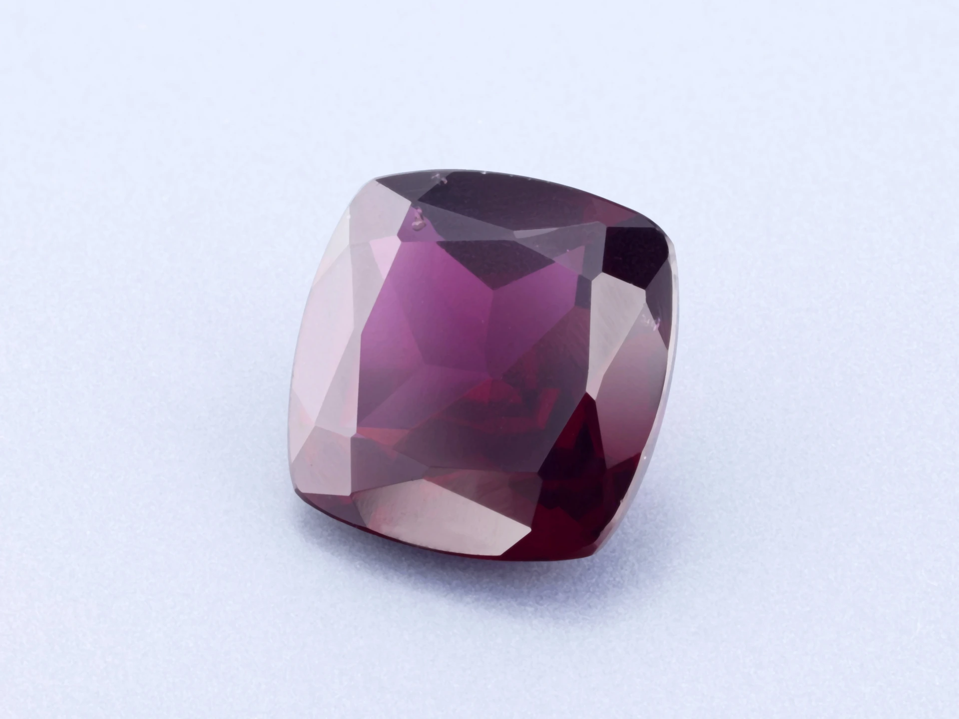 [GRAB0900X21] Rhodolite Garnet 9.00mm Square Cushion