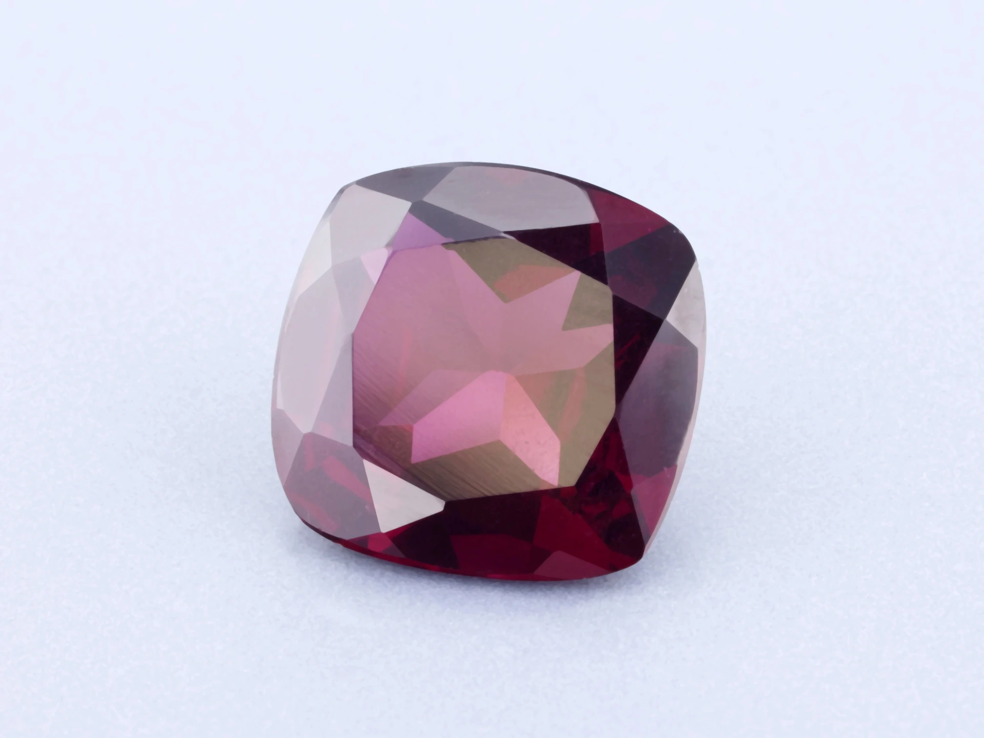[GRAB0900X31] Rhodolite Garnet 9.00mm Square Cushion