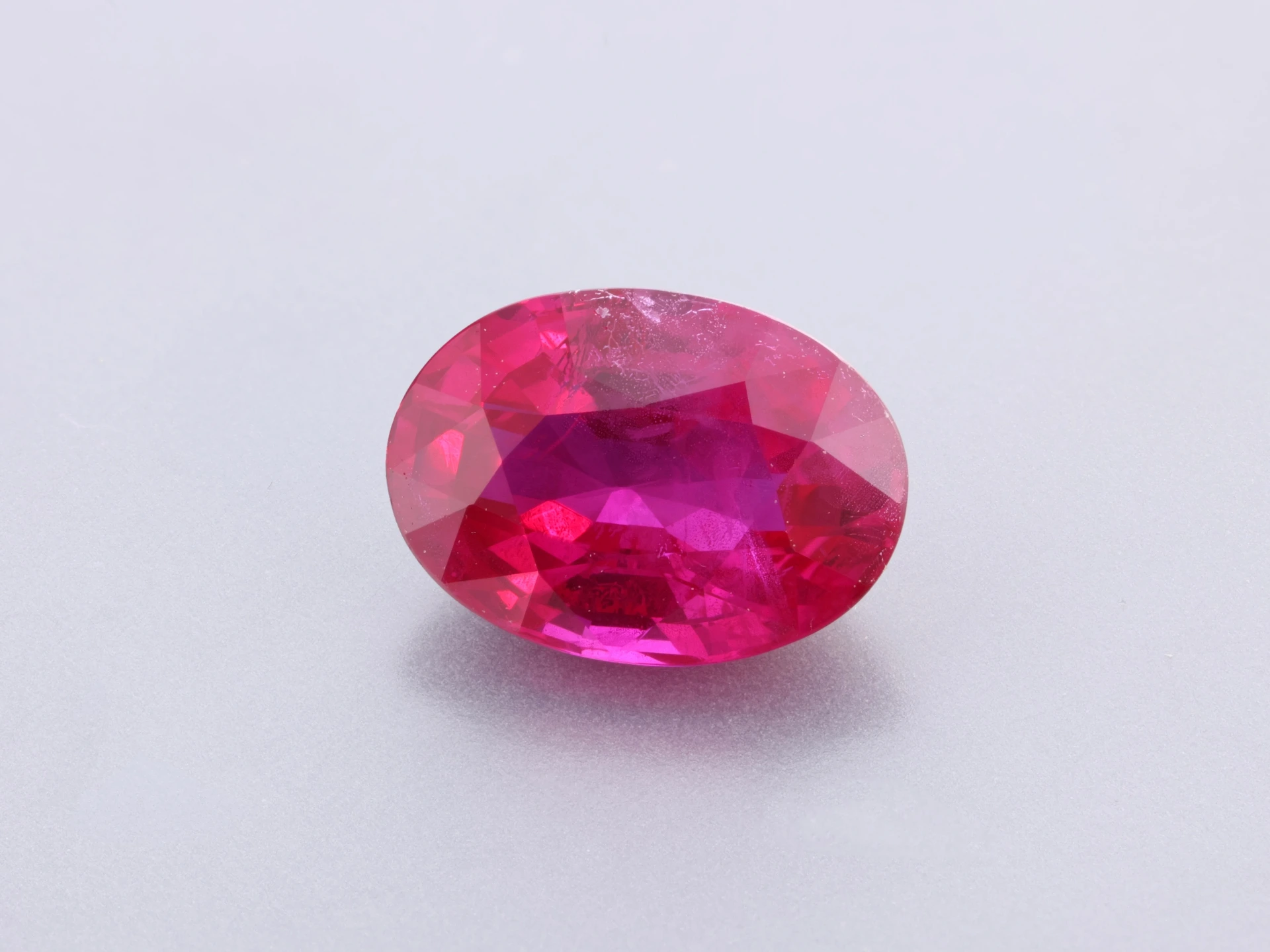 [RRVB0705X5] Ruby 7.00 x 5.00 x 3.30mm Oval Mid Red Burmese