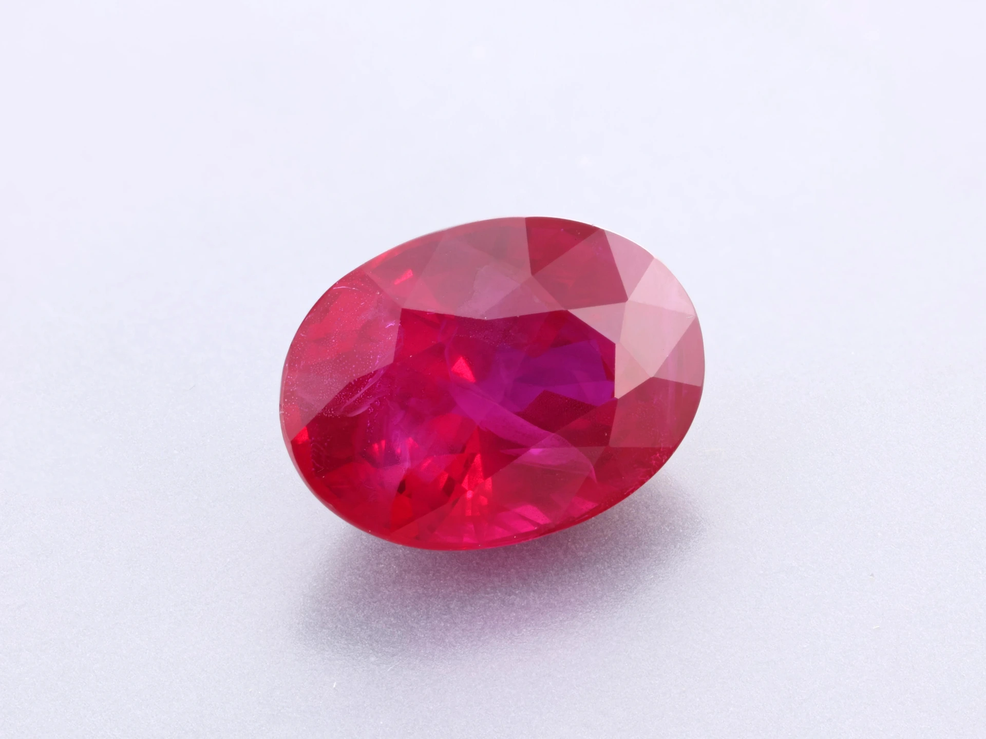 [RRVB0705X6] Ruby 7.10 x 5.20 x 3.80mm Oval Mid Red Burmese