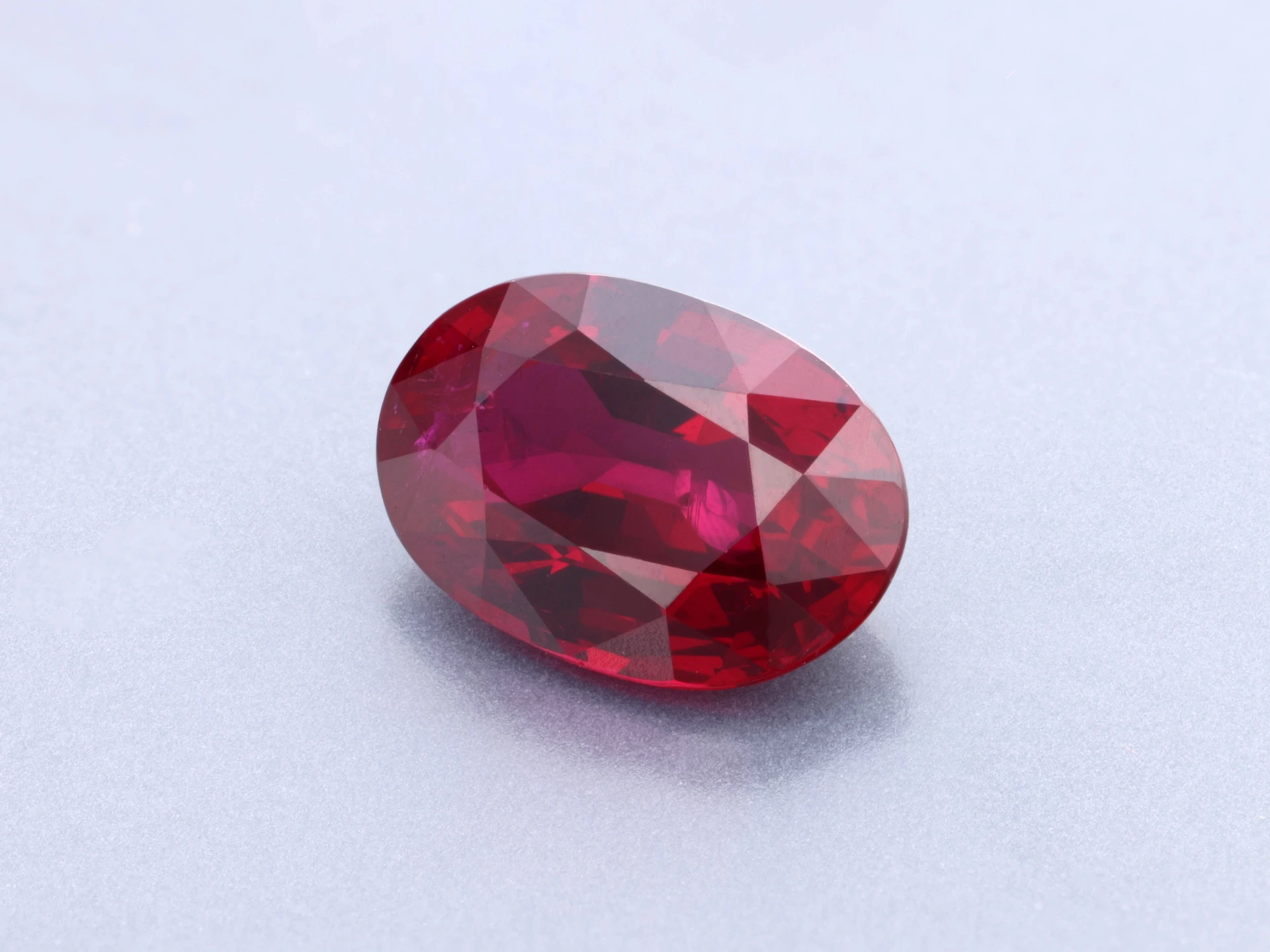 [RRVB0705X9] Ruby 7 x 4.9 x 3.2mm Oval Dark Red Mozambique