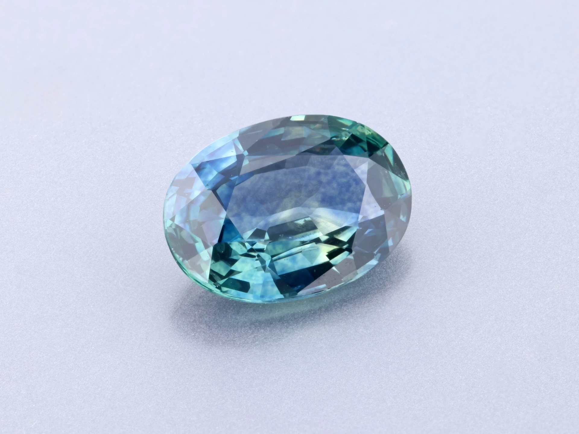 [SMVB0705X49] Montana Sapphire 7.17 x 5.21 x 3.23mm Oval Teal