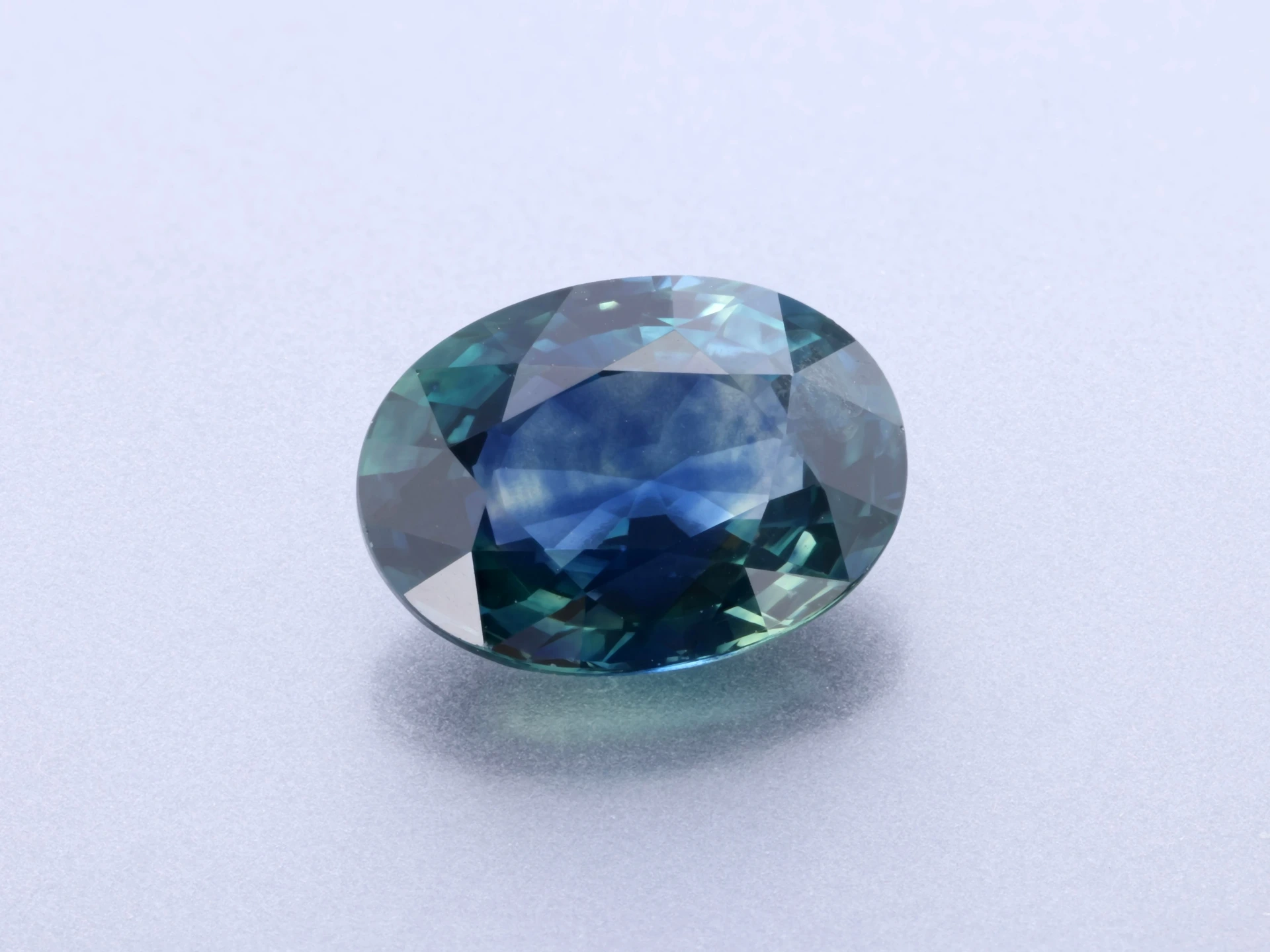 [SMVB0705X50] Montana Sapphire 7.17 x 5.16 x 3.07mm Oval Teal