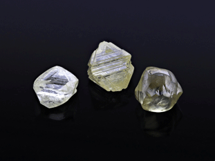 Diamond Crystals 2.5-3mm +/- set of 3