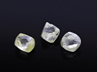 Diamond crystals 2.5-3mm +/- set of 3 