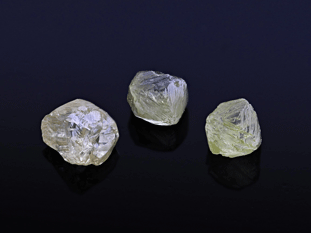 Diamond crystals 2.5-3mm +/- set of 3 