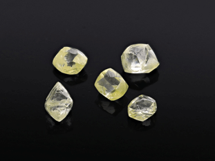 Diamond crystals 2.5-3mm +/- set of 5 