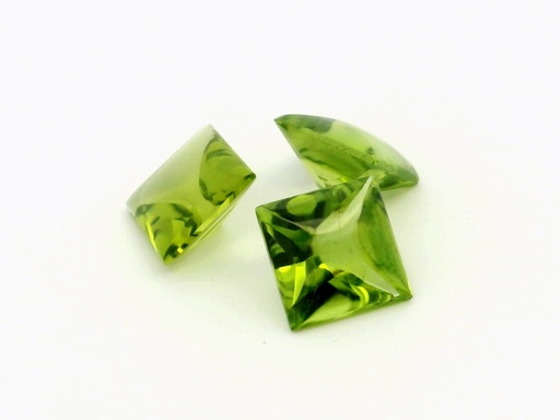 [PJ30006] Peridot 8.00mm Princess Cut Buff Top